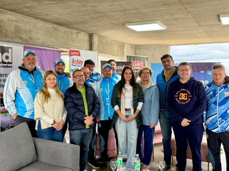 VISITA INSTITUCIONAL. Algunos ediles de la ciudad estuvieron presentes en el aut&oacute;dromo durante el evento nacional infantil que se est&aacute; desarrollando en nuestra ciudad.