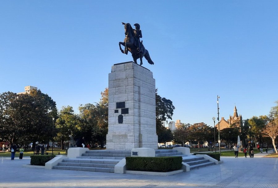 La renovada Plaza San Mart&iacute;n de Venado Tuerto ser&aacute; escenario del acto de la Provincia para recordar al Padre de la Patria.