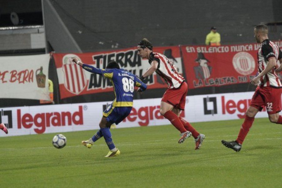 EL GOL. Fue convertido por Alan Rodr&iacute;guez.