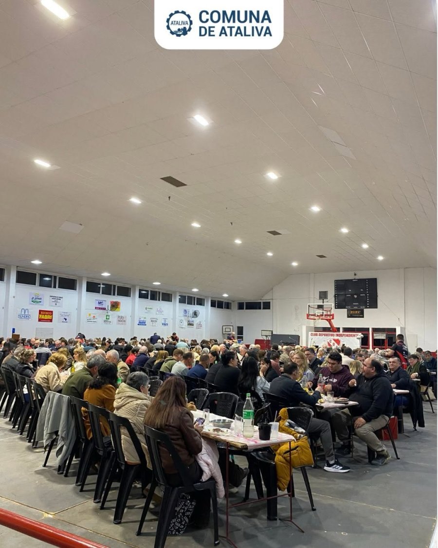 Los ataliveneses colmaron el sal&oacute;n.