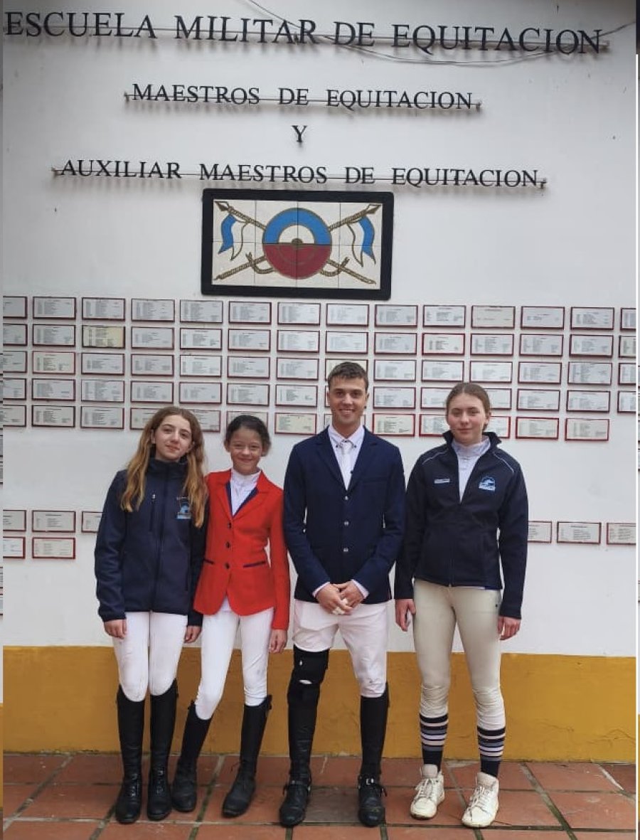 Emma Ferrero, Pia Abatidaga, Camilo Perez, Ingrid Sisuk en Campo de Mayo.