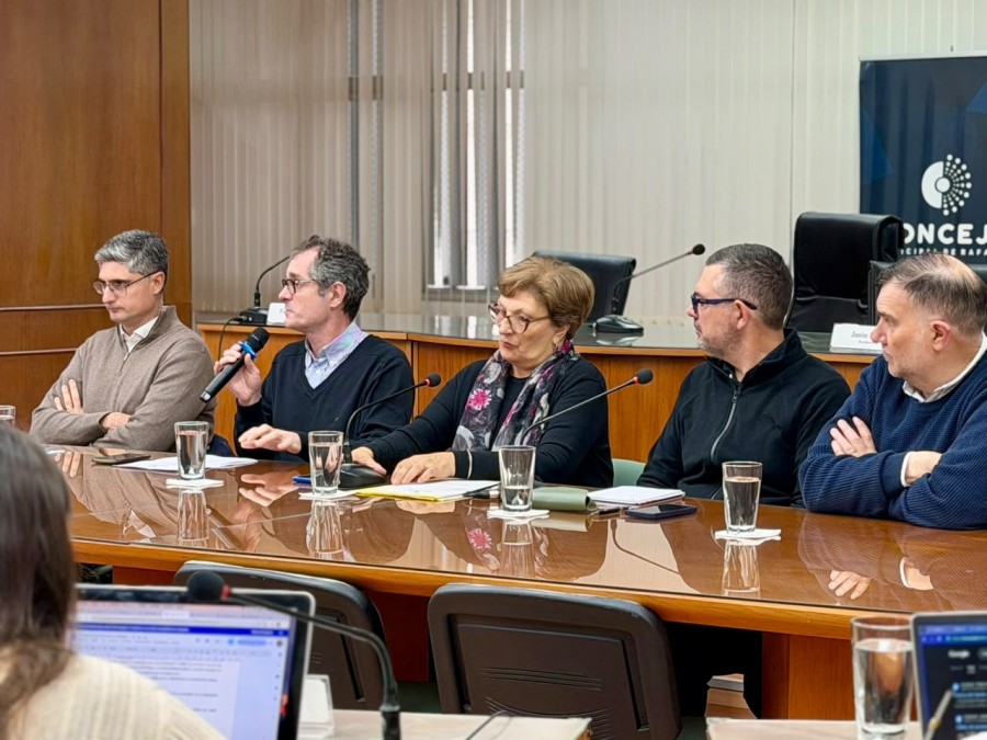 Los concejales recibieron a funcionarios del Gobierno Municipal.