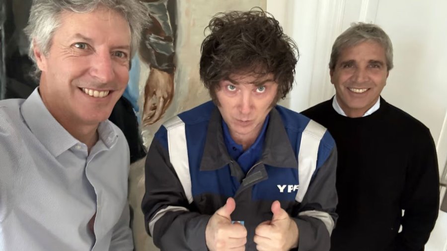 TRIDENTE. Santiago Bausili, Javier Milei y Luis Caputo.