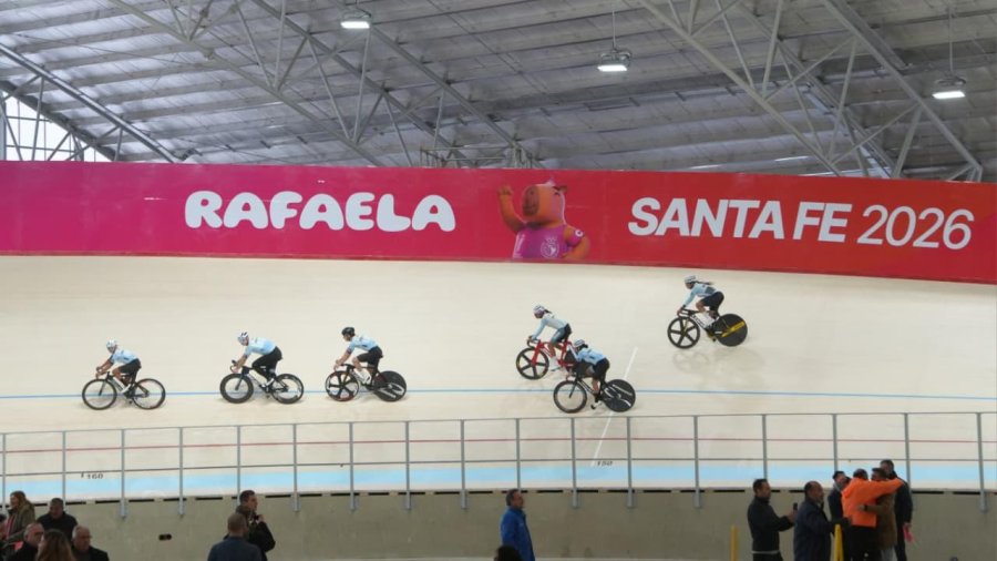 NUEVO RECINTO. El Invencible Vel&oacute;dromo, una pista de nivel internacional para el deporte santafesino, ya fue inaugurado hoy de manera oficial.