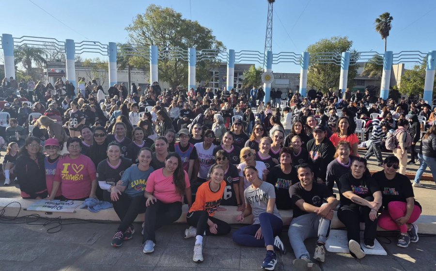El anfiteatro de la Plaza congreg&oacute; una multitud.