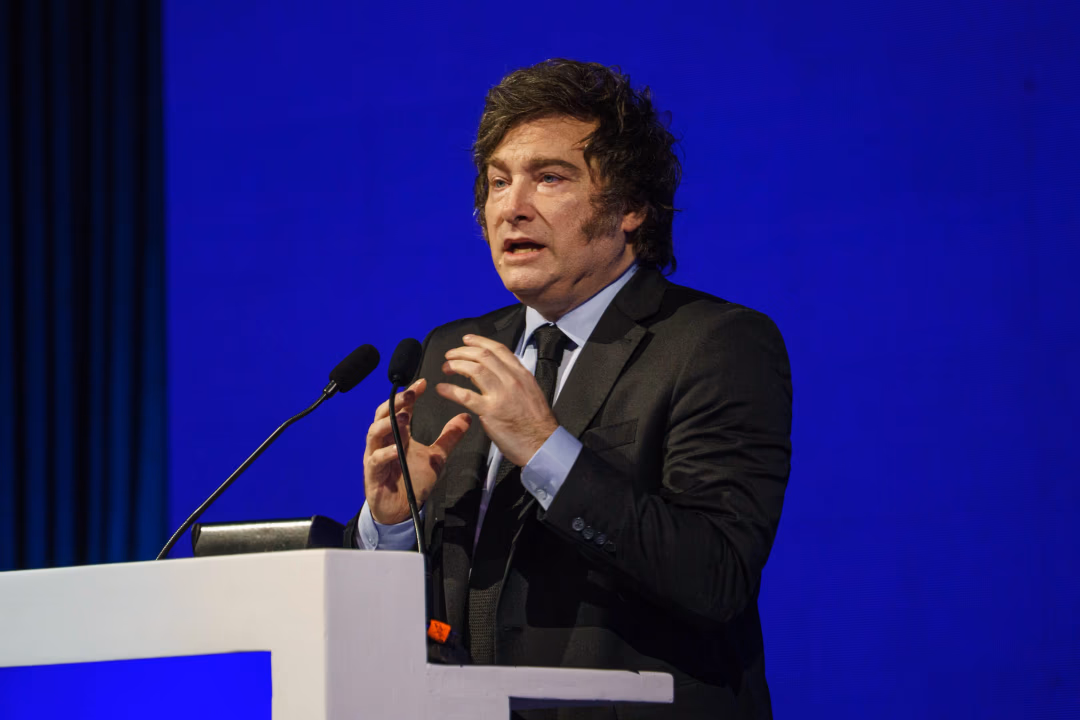Milei descalific&oacute; a la oposici&oacute;n y defendi&oacute; la marcha del plan econ&oacute;mico mediante sus redes.