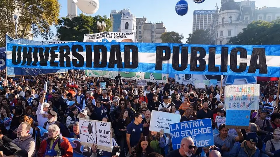 El frente sindical exige el cumplimiento de la Ley de Financiamiento Universitario.