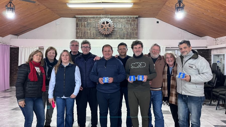 Actores y rotarios durante el reconocimiento.