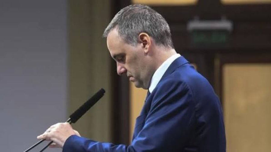 EXTENSION, &iquest;SI O NO? El juzgado deber&aacute; decidir si acepta el pedido del exjefe de gabinete, quien tambi&eacute;n quiere responder preguntas.