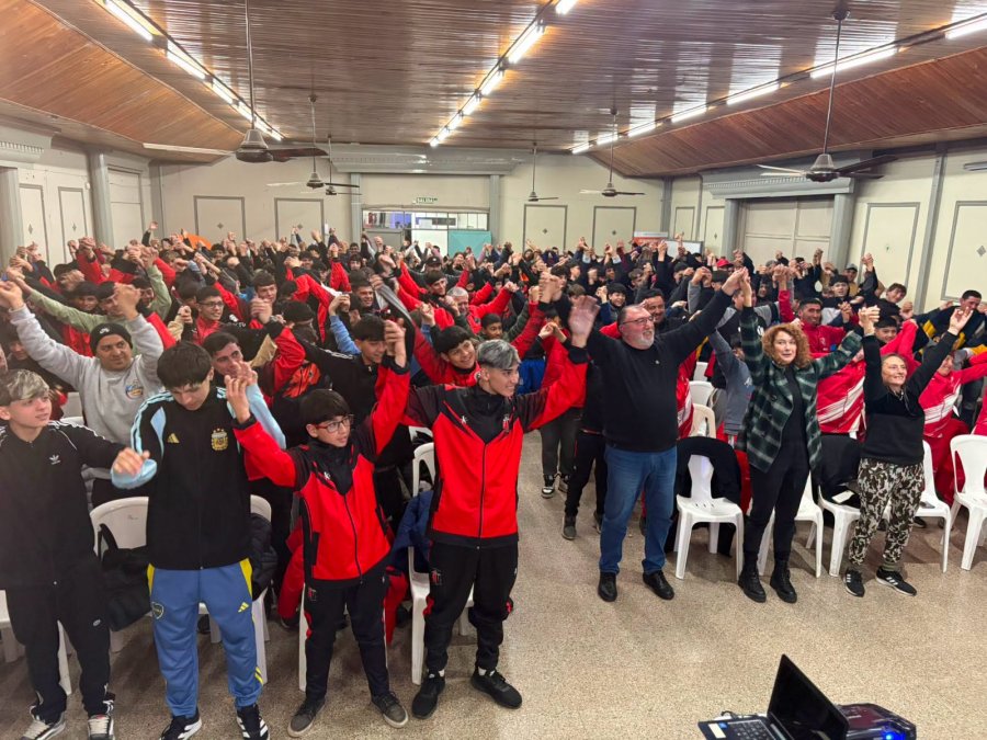 Un sal&oacute;n colmado respondi&oacute; a la convocatoria.