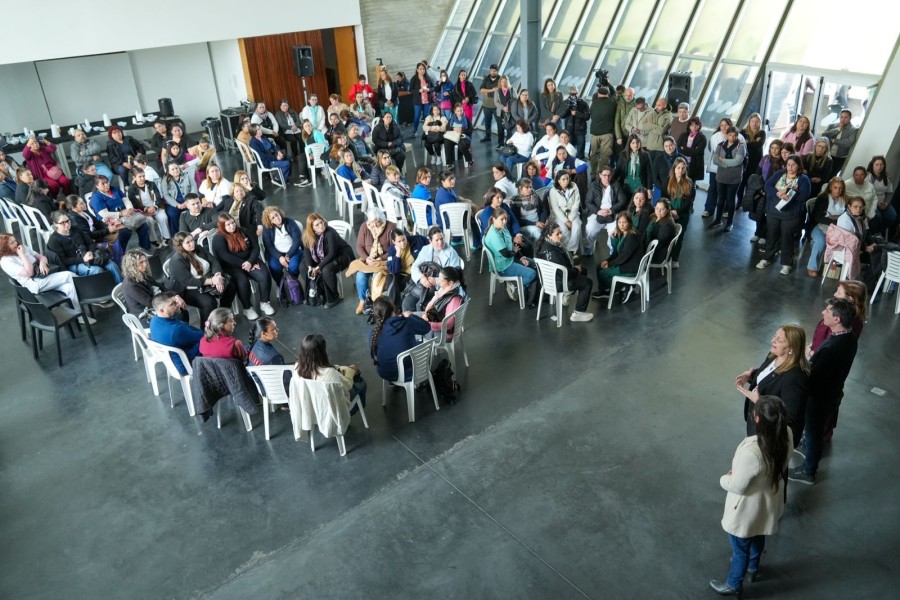 La jornada incluy&oacute; la exposici&oacute;n de experiencias de trabajo territorial a cargo de equipos de las Regiones de Salud del centro norte provincial.