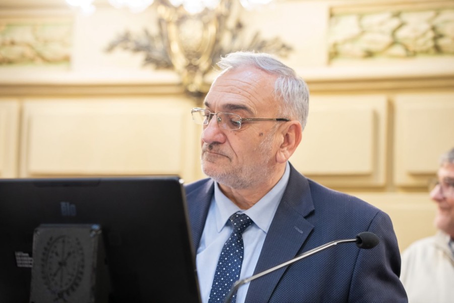 El senador Alcides Calvo.