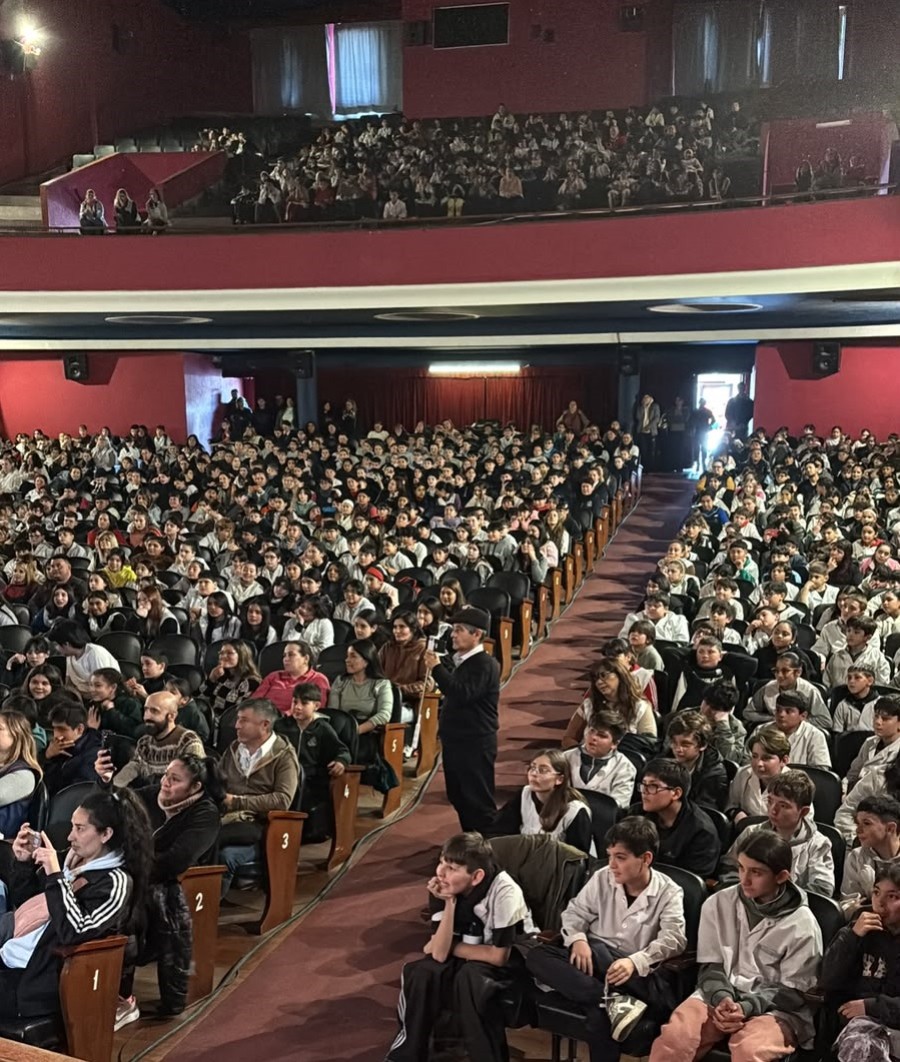 M&aacute;s de 2000 estudiantes disfrutaron de esta propuesta.