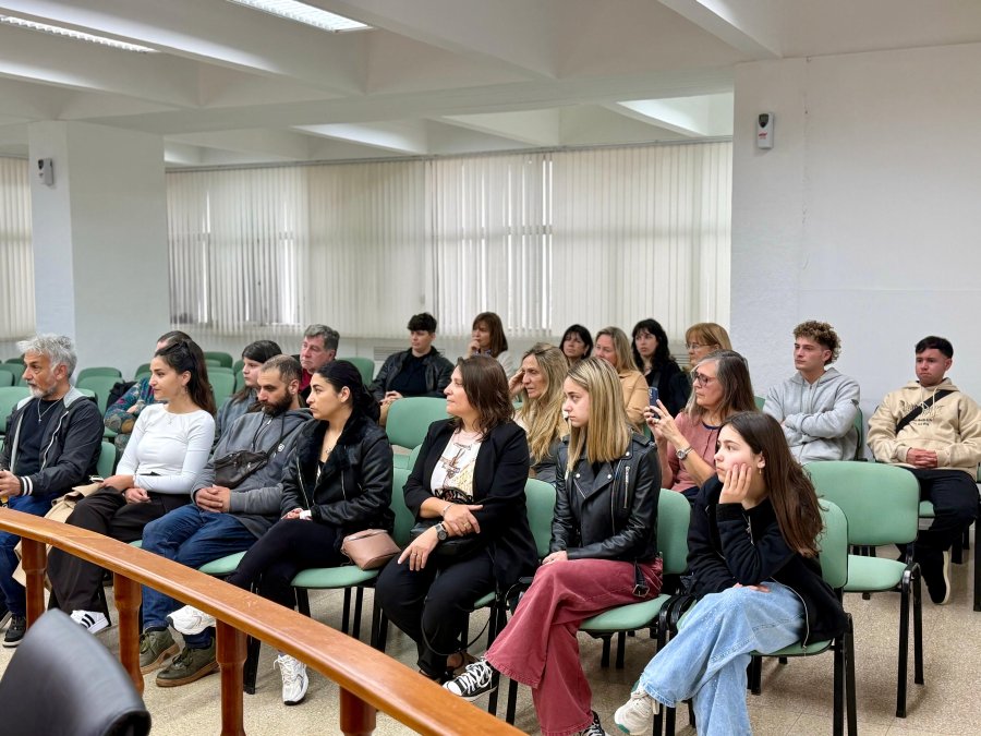 Familiares y amigos de Tamara Meschller acompa&ntilde;aron a la artista en este momento especial. (FOTO PRENSA CONCEJO)