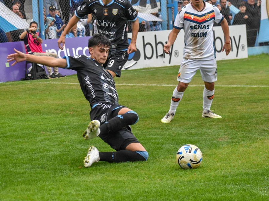ENZO WUATTIER REGRESA A LA &Uacute;LTIMA L&Iacute;NEA DEFENSIVA DE LA CREMA