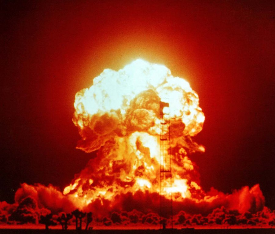 Prueba nuclear "XX-34 BADGER" 1953. Desierto de Nevada.