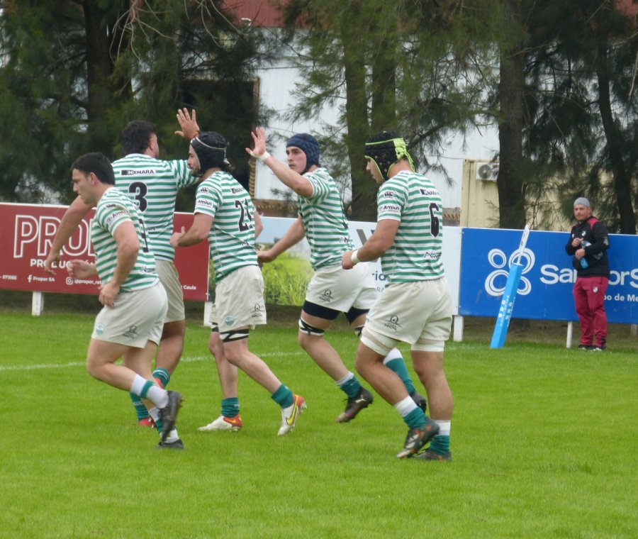 CUATRO PUNTOS EN CASA. El Verde apoy&oacute; tres tries.