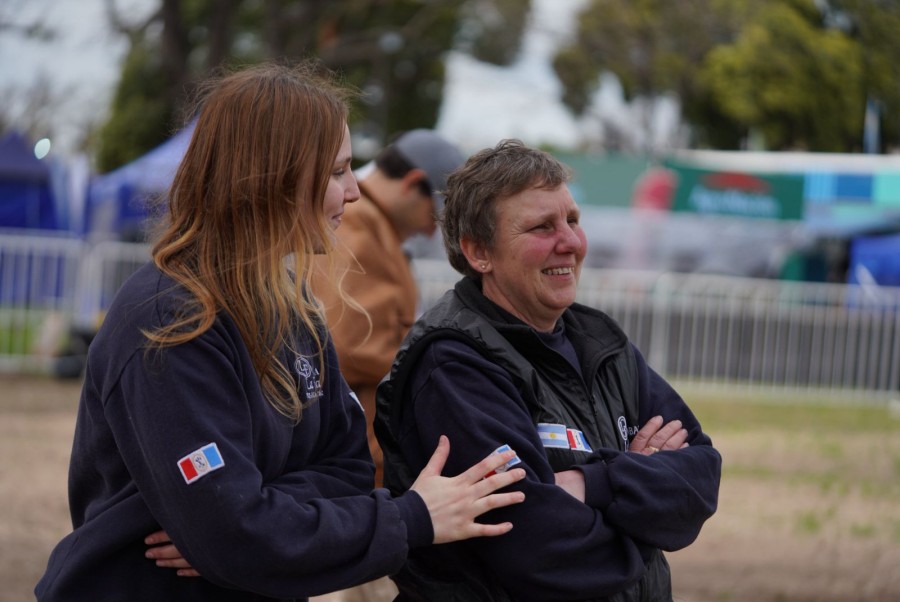 De tal palo tal astilla, Gabriela Correnti junto a su hija Candela, quien se encarga de las redes y del marketing de la caba&ntilde;a de Felicia. (FOTO PRENSA SRR)