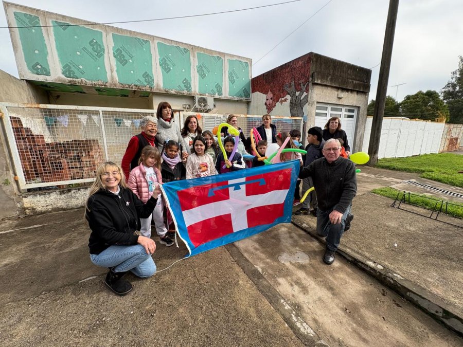 Quienes participan del taller y representantes de la Asociaci&oacute;n Cultural Piemontesa.