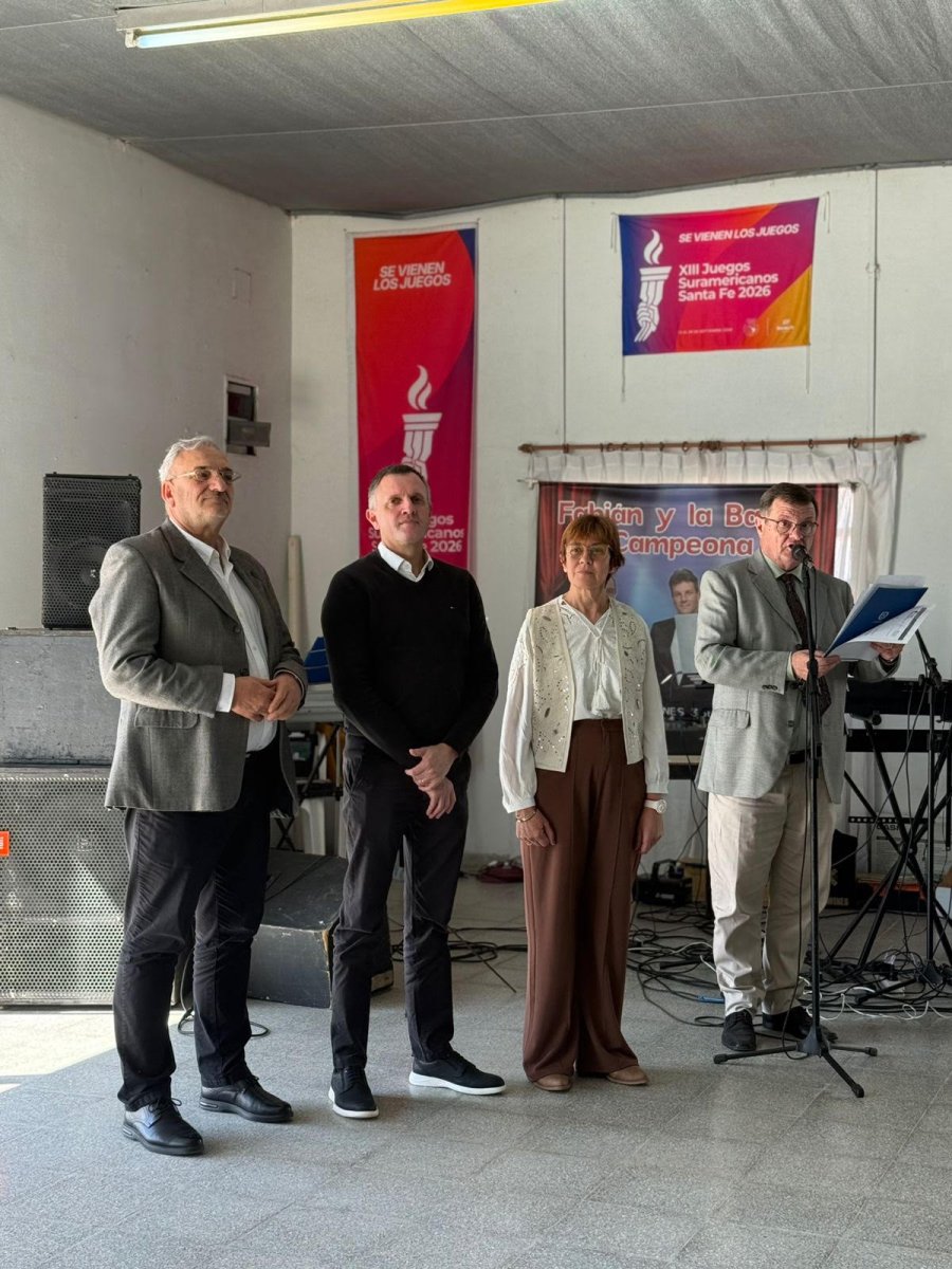Alcides Calvo, Rodolfo Giacosa,  Mar&iacute;a del Carmen Heck y como locutor Dar&iacute;o Bonino.