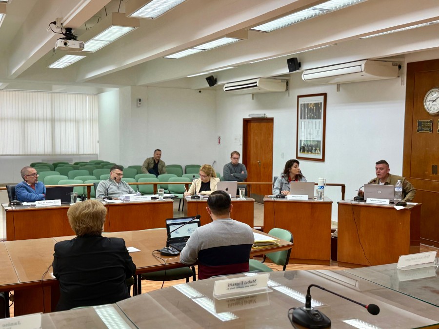 Los concejales de LLA Zafra y Dellasanta cuestionan una ley provincial.