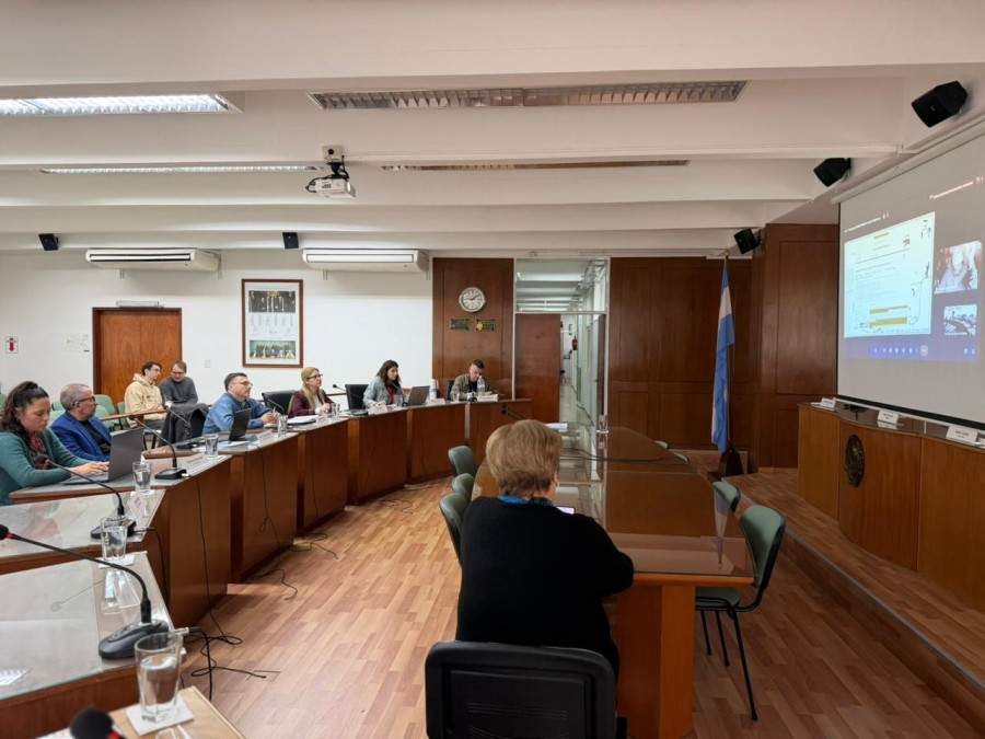 Los concejales durante la presentaci&oacute;n de Lajmanovich desde Santa Fe.