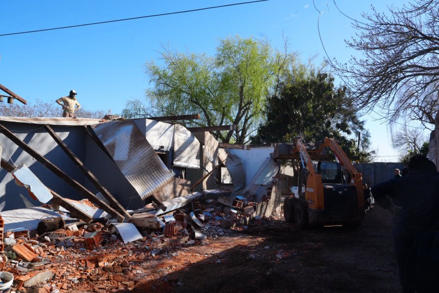 UN BUNKER MENOS. &ldquo;No se trata &uacute;nicamente de un punto de venta, sino tambi&eacute;n de lugares que generan violencia&rdquo;, advirtieron los funcionarios sobre la importancia de demoler estos espacios.