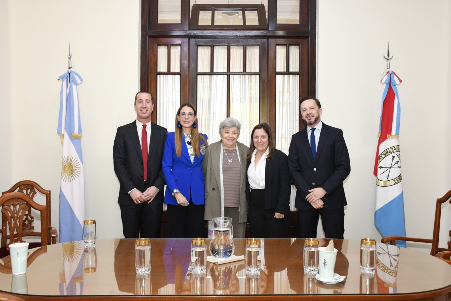 Lorenzetti, Herrera, Kemelmajer, &Aacute;lvarez Tremea y Hail en la sala de reuniones de la C&aacute;mara. (FOTO MARIO LIOTTA)