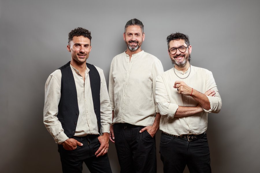 El tr&iacute;o vuelve a la ciudad