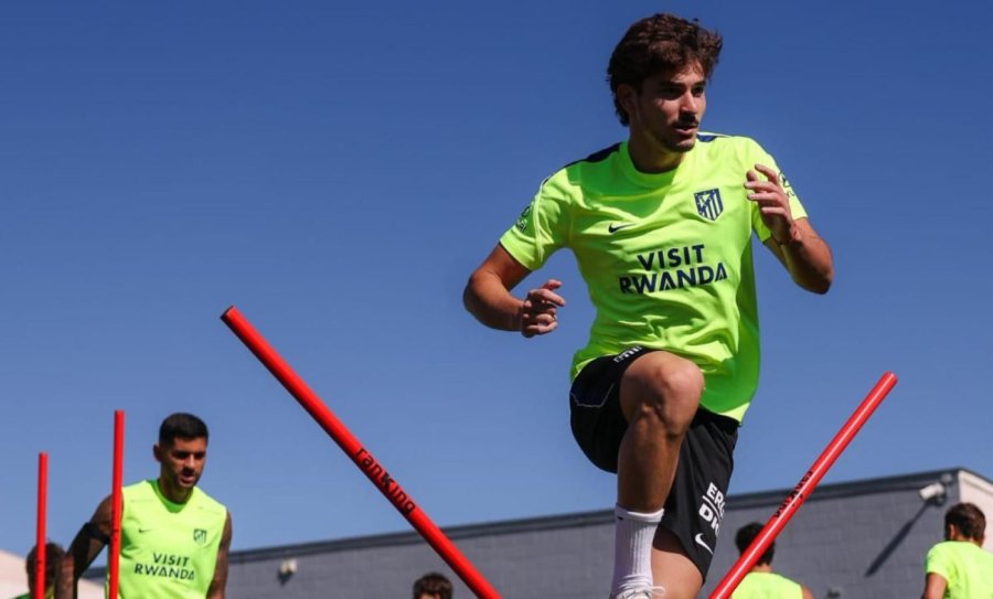 JULI&Aacute;N &Aacute;LVAREZ