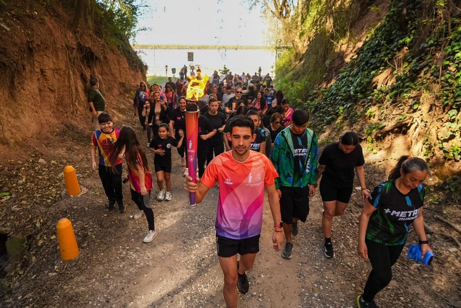FUEGO SAGRADO. La Antorcha recorri&oacute; casi toda la provincia.