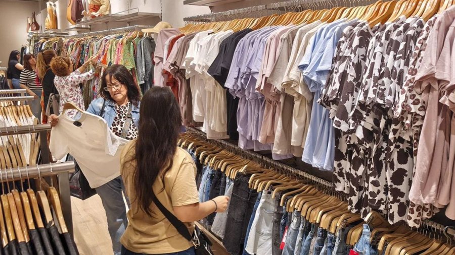 NO REPUNTA. Las ventas retrocedieron 0,2% interanual y 2,7% mensual en agosto, mientras CAME atribuy&oacute; la baja a la p&eacute;rdida de poder adquisitivo.