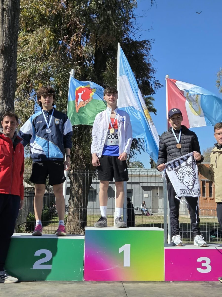 EN LO MAS ALTO DEL PODIO. Francisco Fregona gan&oacute; la medalla dorada.