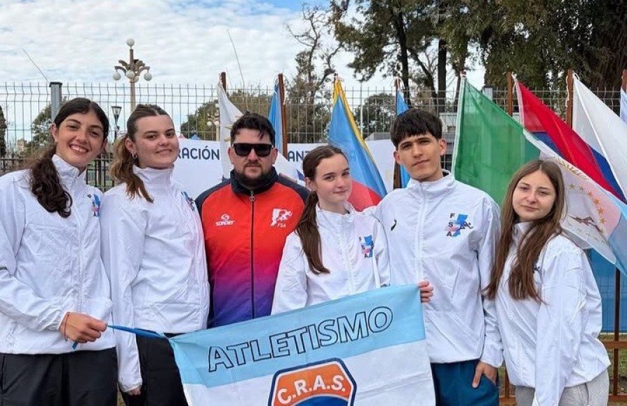 El grupo de CRAS que integr&oacute; el equipo santafesino.