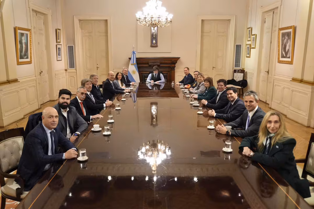 El presidente Javier Milei encabeza una nueva reuni&oacute;n de Gabinete.