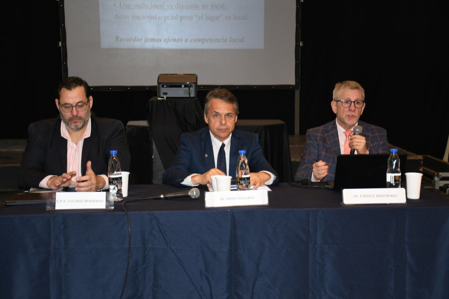Los tres disertantes que participaron de la jornada.