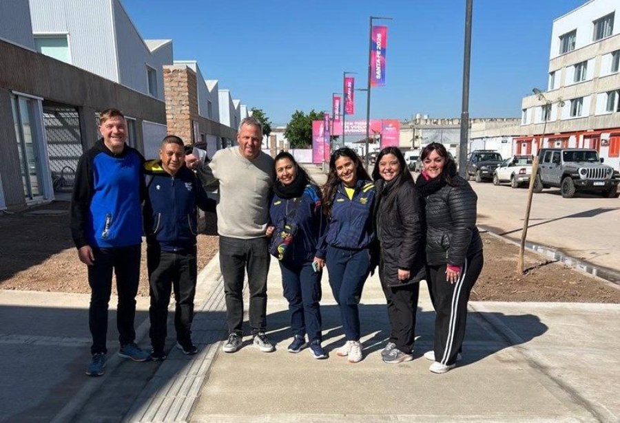 LLEGADOS A LA CIUDAD. Los Jefes de Misi&oacute;n de Colombia fueron recibidos por Mat&iacute;as Frana, del COASMUDE.