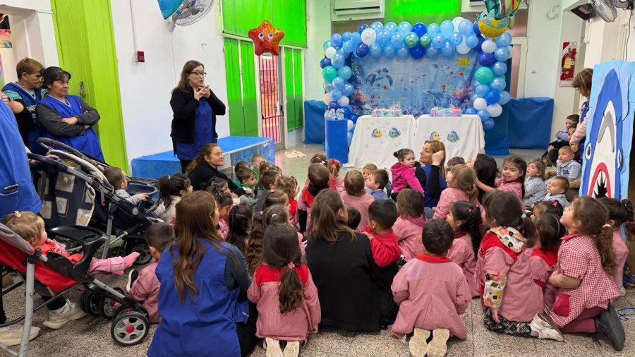 NUEVO ANIVERSARIO. El establecimiento comparti&oacute; el festejo junto a sus estudiantes, docentes y autoridades municipales.