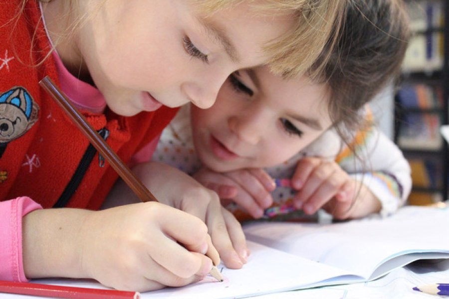 Todos los seres humanos tienen derecho a una educación de calidad.