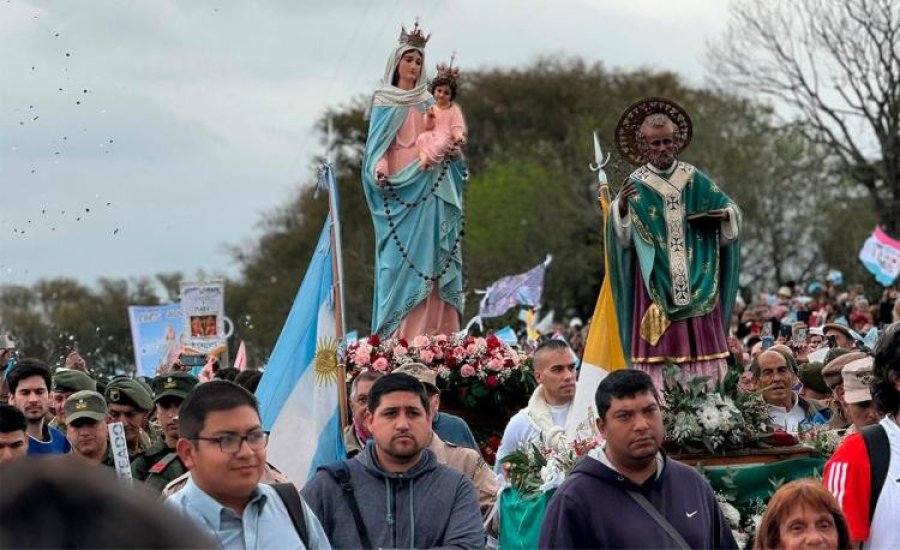 Los peregrinos se dirigieron a San Nicol&aacute;s.