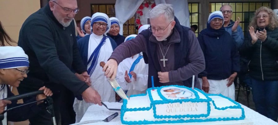 Oscar mart&iacute;nez y Mons. Pedro Torres durante la celebraci&oacute;n.