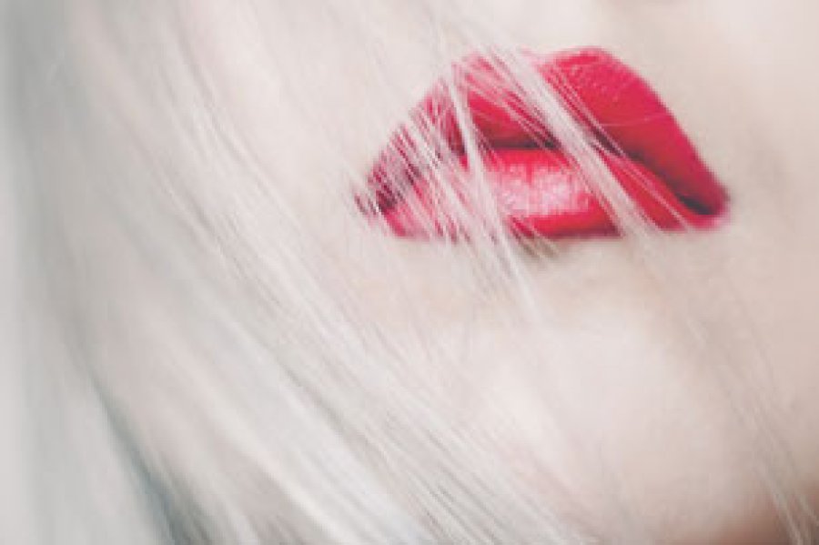 La belleza es una noci&oacute;n abstracta y subjetiva referida a la cualidad de una persona, animal o cosa que genera una sensaci&oacute;n de placer y un sentimiento de satisfacci&oacute;n.