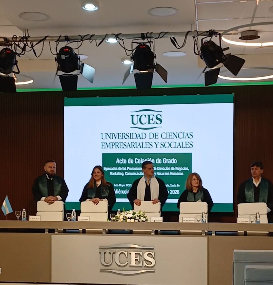 UCES Sede Rafaela entreg&oacute; diplomas a flamantes graduados de seis carreras. (FOTO UCES RAFAELA)