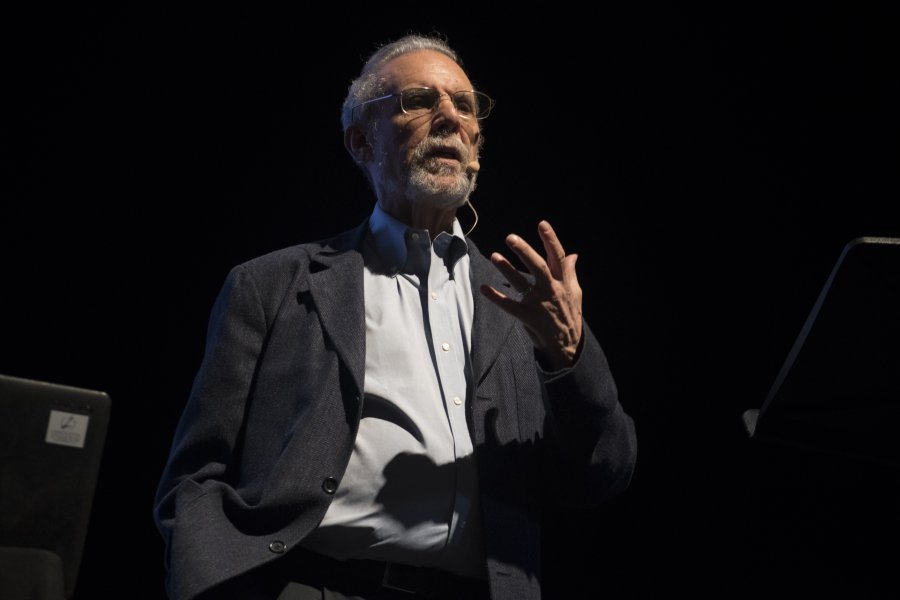 Daniel Goleman.