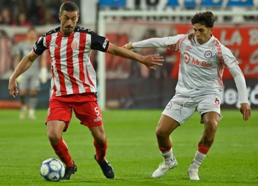 LIDER EN LA ANUAL. Argentinos Juniors viene de empatar con Barracas.