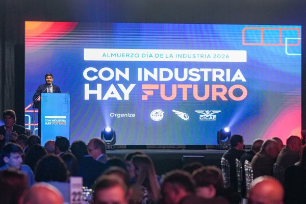 &ldquo;Es momento de debatir un modelo nacional que privilegie la generaci&oacute;n de empleo, el crecimiento econ&oacute;mico y cuide a nuestra industria&rdquo;