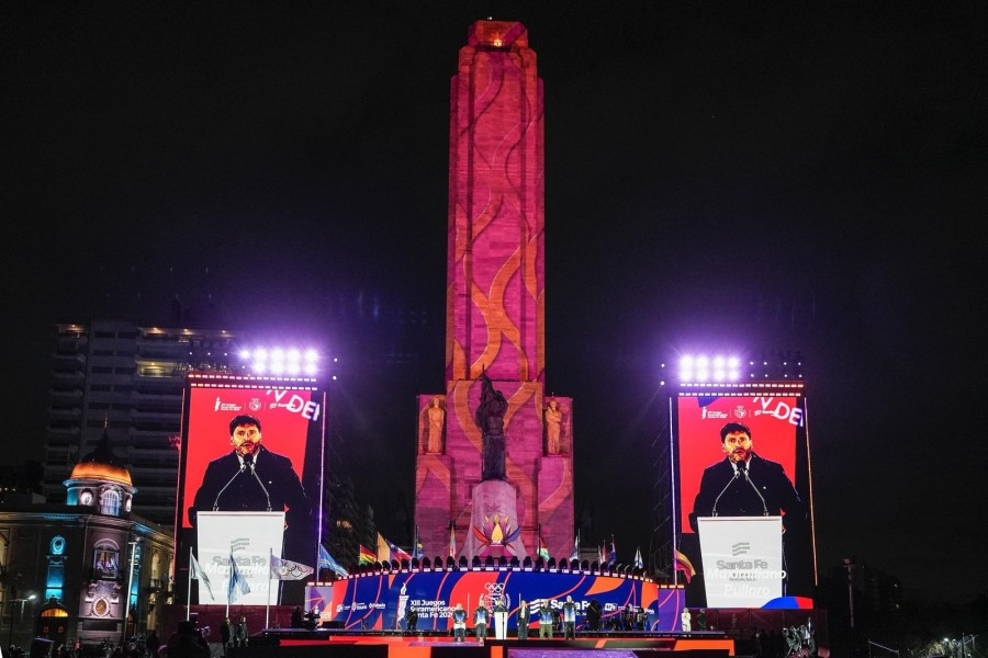 El emblem&aacute;tico Monumento a la Bandera fue el lugar donde se llev&oacute; a cabo la apertura de los Juegos Suramericanos. (FOTO SC)