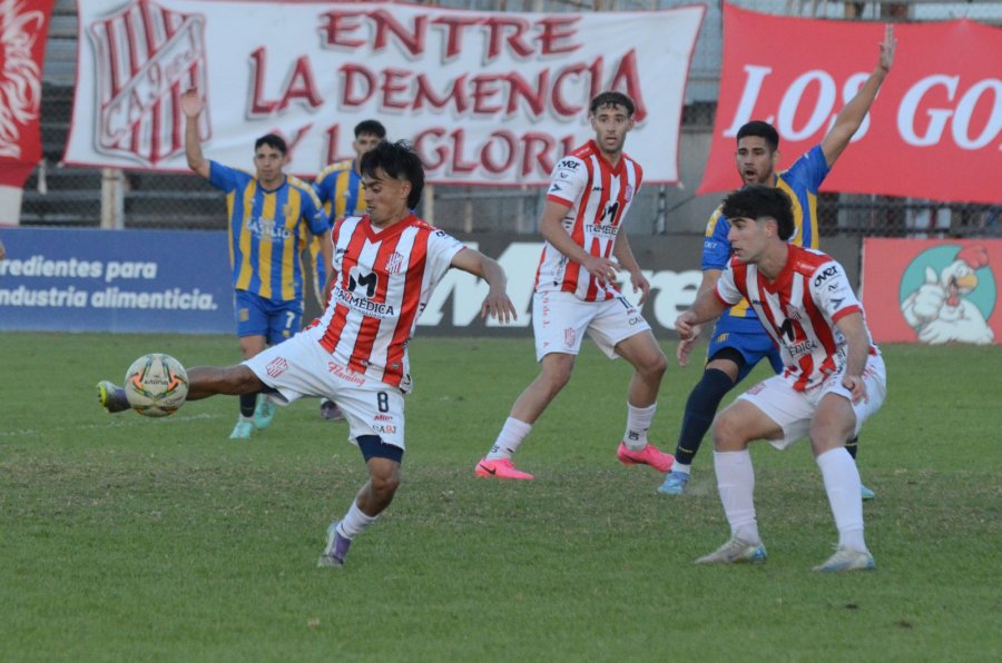 <span dir="auto" style="vertical-align: inherit;"><span dir="auto" style="vertical-align: inherit;">Delsole tuvo.la m&aacute;s clara de la tarde en el.penal.</span></span>