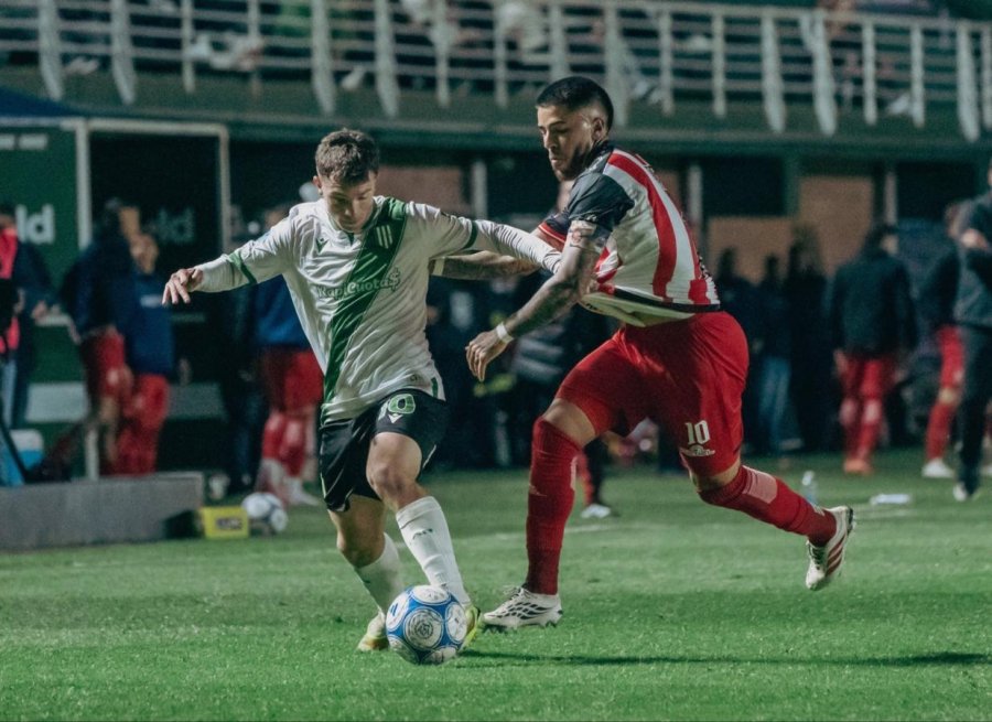 Banfield y Barracas Central repartieron puntos en el Sur
