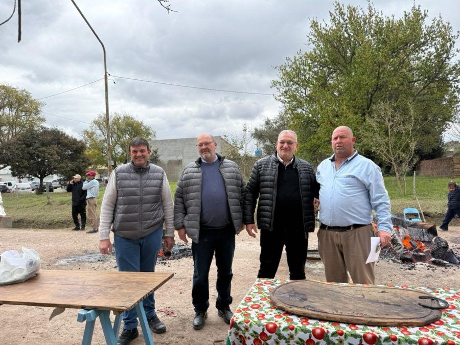 Las autoridades durante la realizaci&oacute;n.